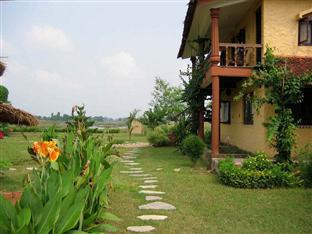 Hotel Sapana Village Lodge Chitwan Eksteriør bilde